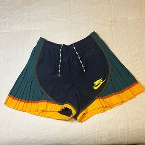 Nike x sacai Pleated Tempo Shorts